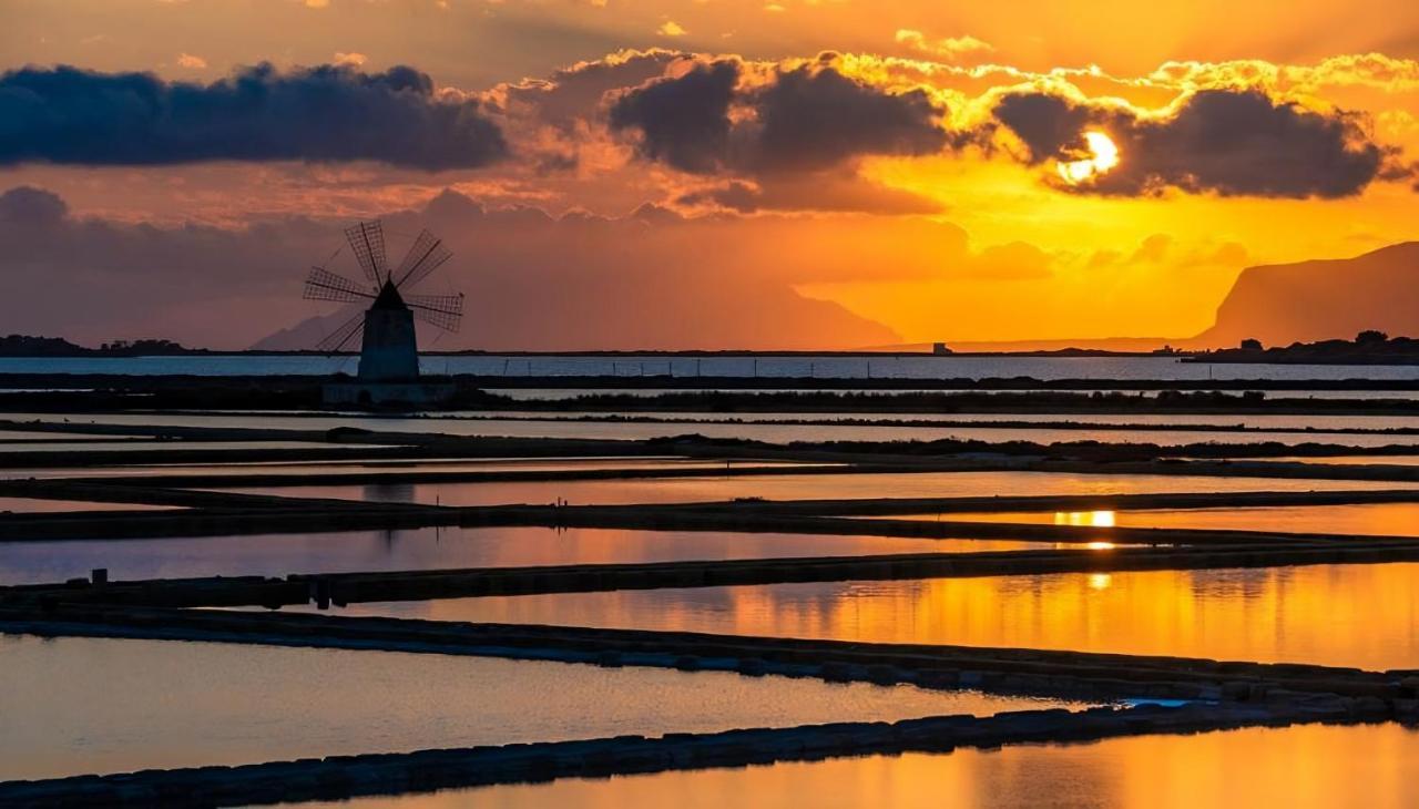 La Casa Dei Bouganville - Lo Stagnone Isole Egadi Marsala Kültér fotó